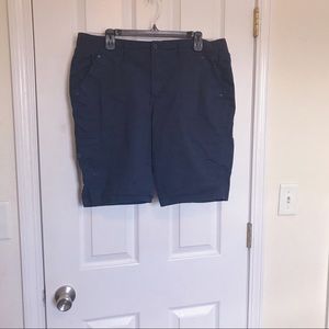 GLORIA VANDERBILT Shorts